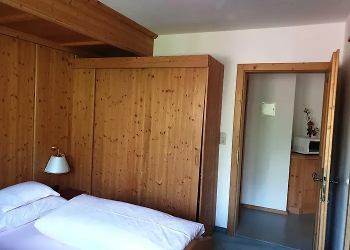 Haus Schiefer 아파트 *